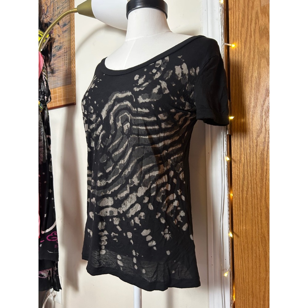 Banana Republic Black Abstract Animal Print Modal Soft Short Sleeve Top Size S‎ - Picture 2 of 7